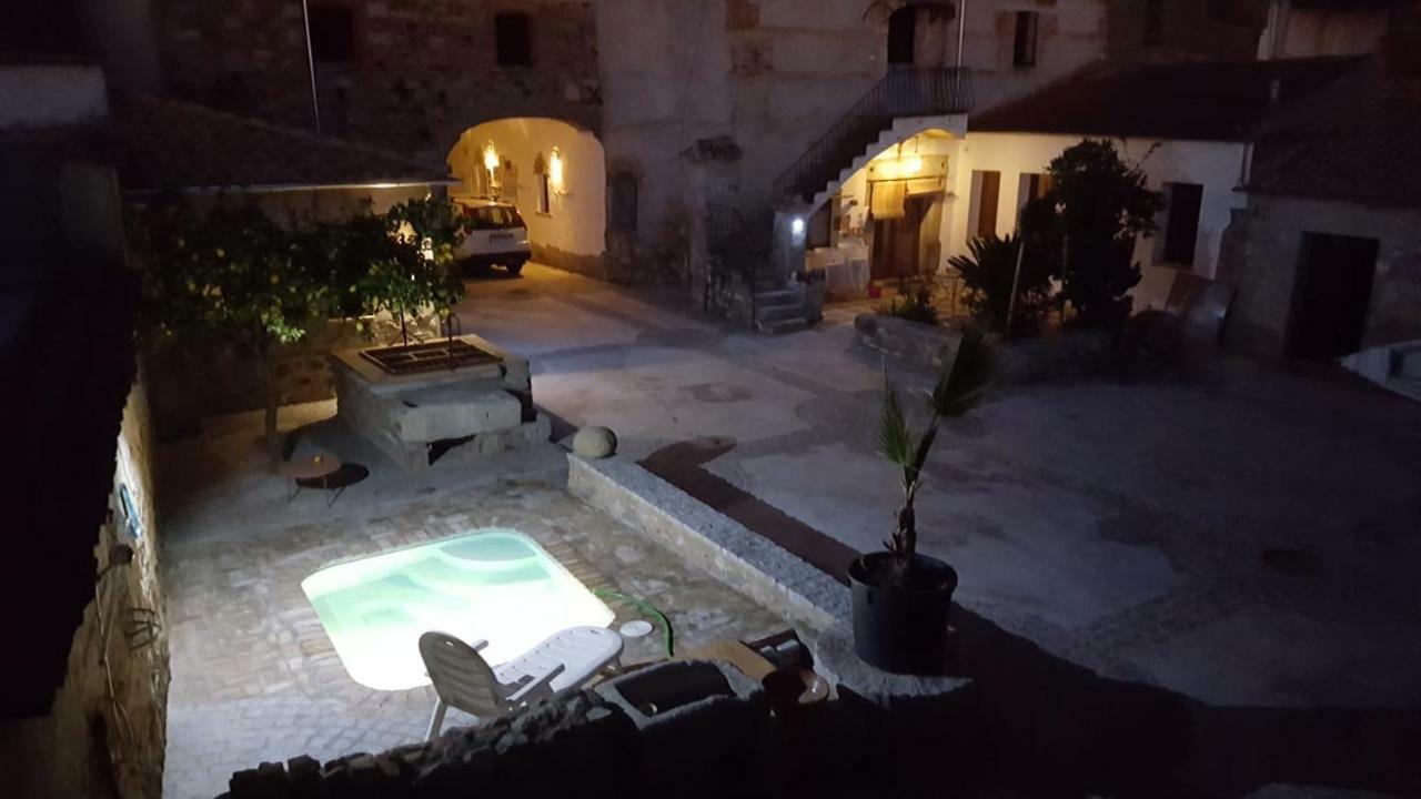 Casa De Pueblo Montenegro * Zalamea de la Serena